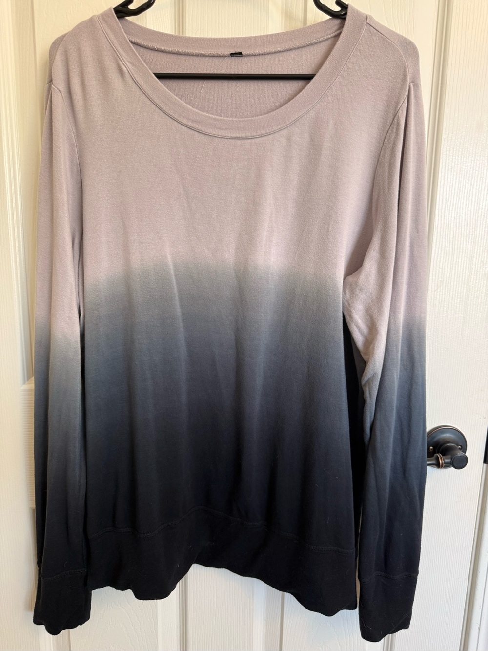 Gaiam XL Ombré Dip Dye Long Sleeve Yoga Top Blush Into Deep Navy